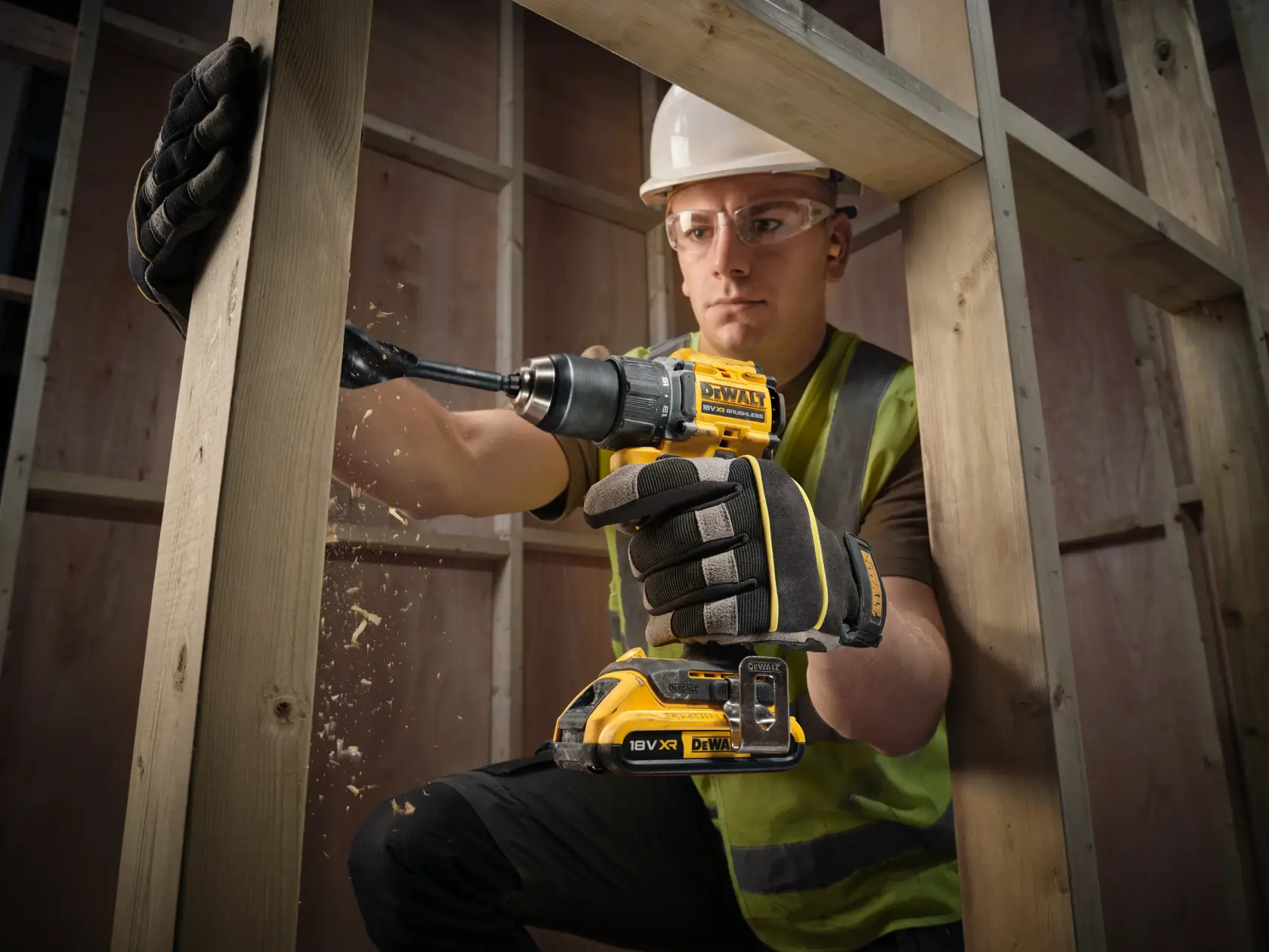 Perceuse-visseuse compacte brushless 18V XR® DEWALT® - 2 x 4 Ah