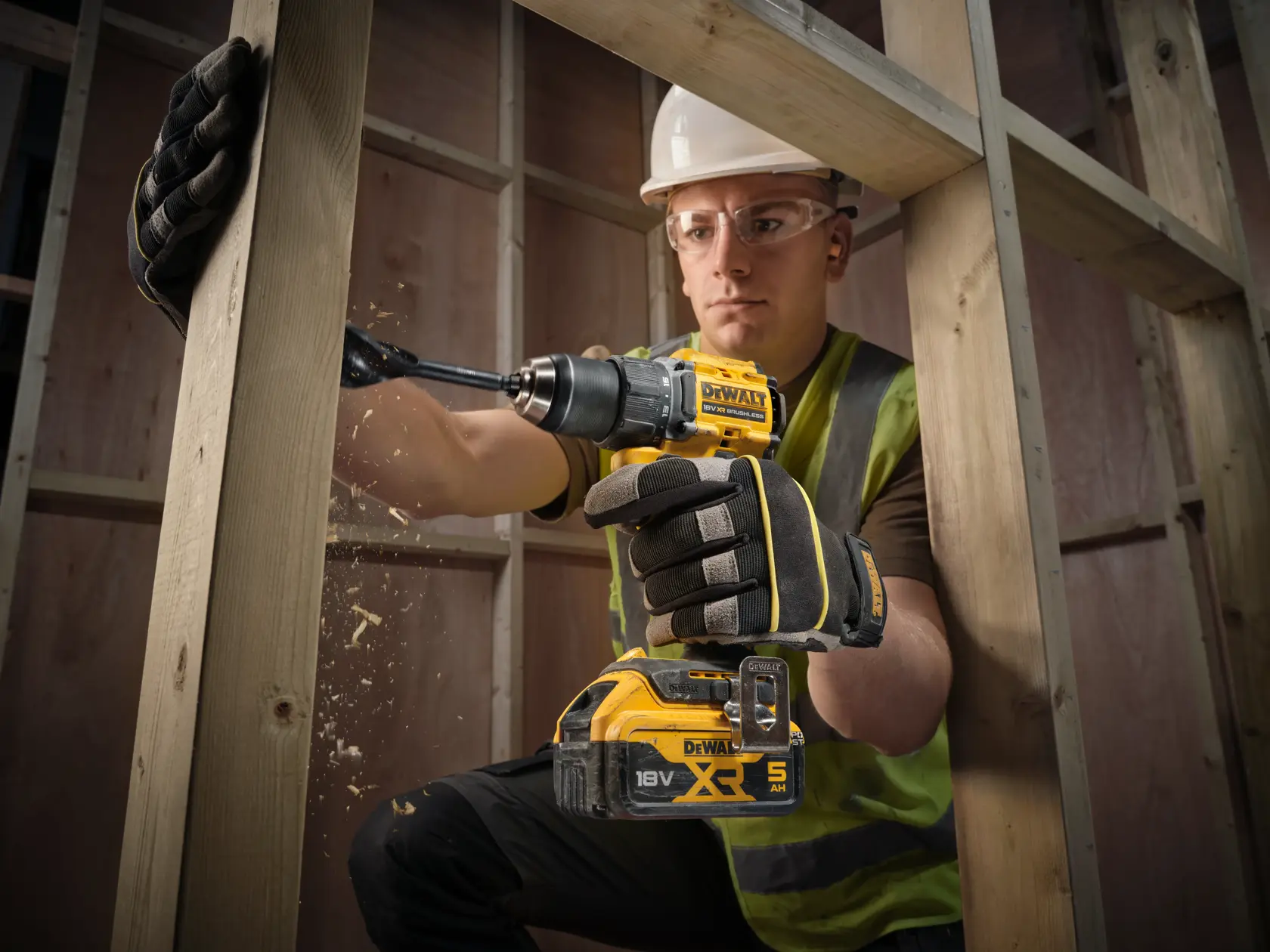 Perceuse-visseuse compacte brushless 18V XR® DEWALT® - 2 x 5 Ah