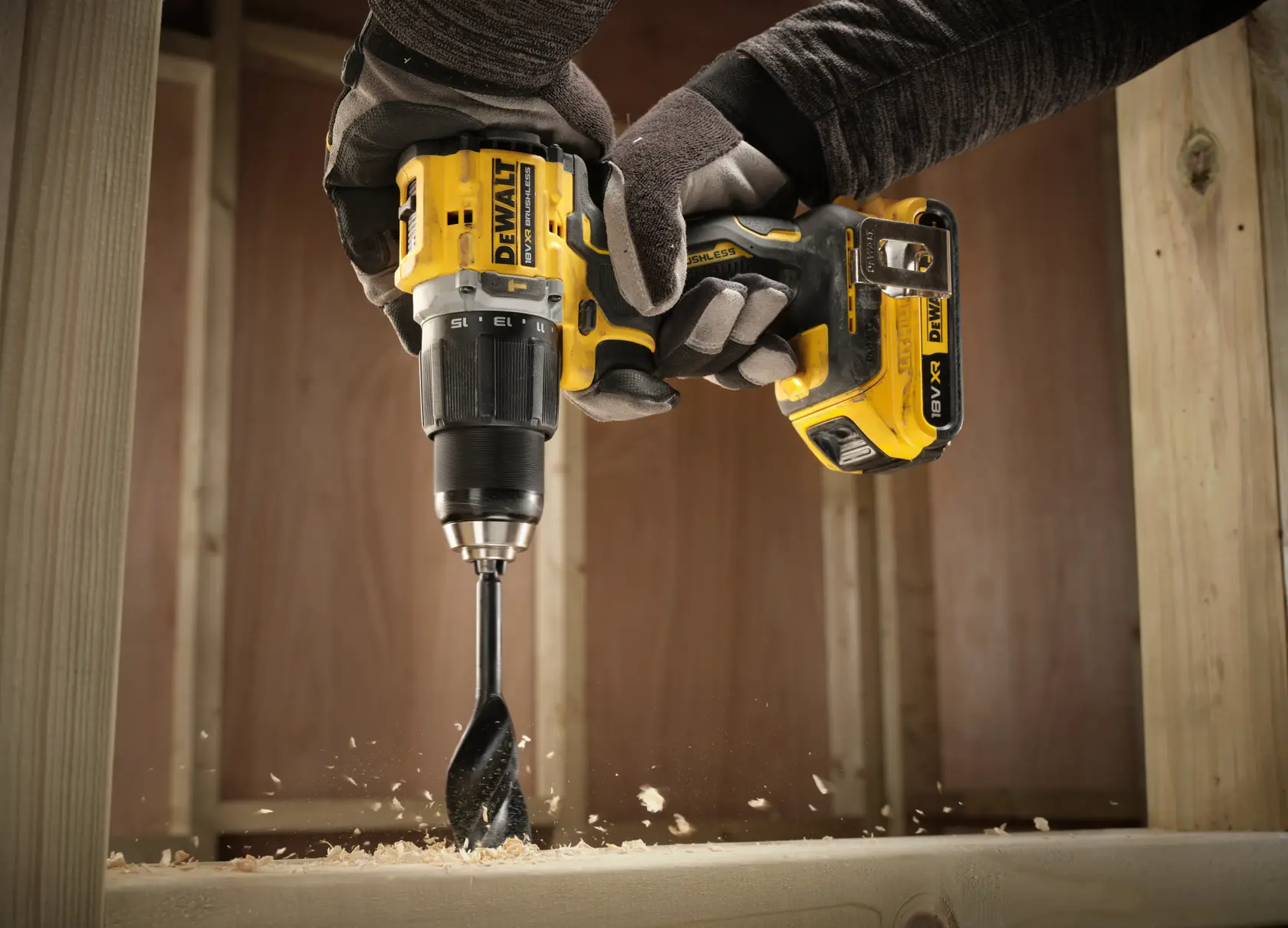 Perceuse-visseuse à percussion compacte brushless 18V XR® DEWALT® - 2 x 2 Ah