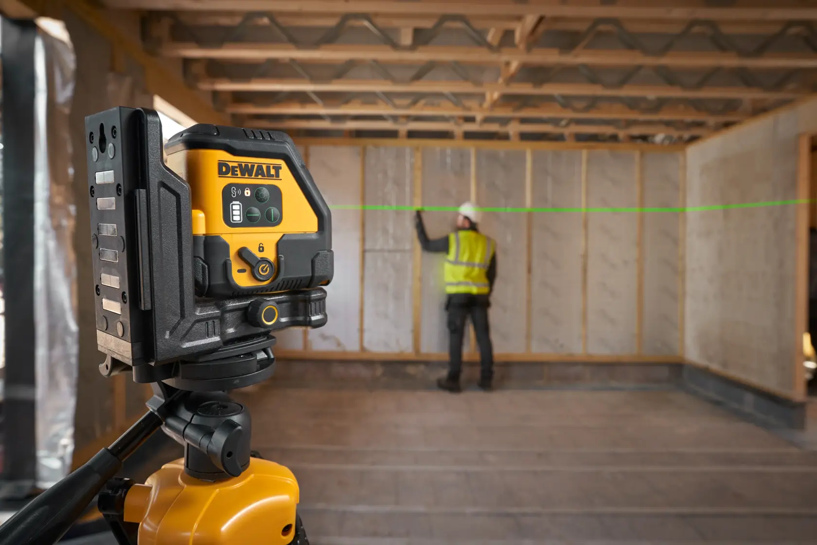 DEWALT® Kompakter Linienlaser mit integriertem Li-Ionen-Akku und USB-C Anschluss, grüne Laserlinie