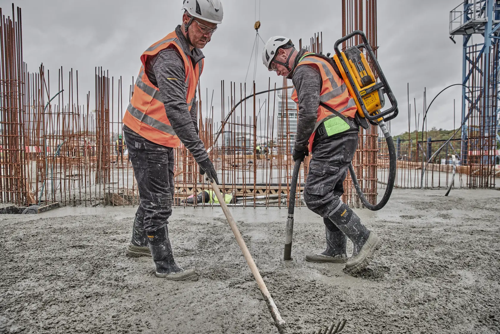 DEWALT POWERSHIFT Akku-Flaschenverdichter Rucksack