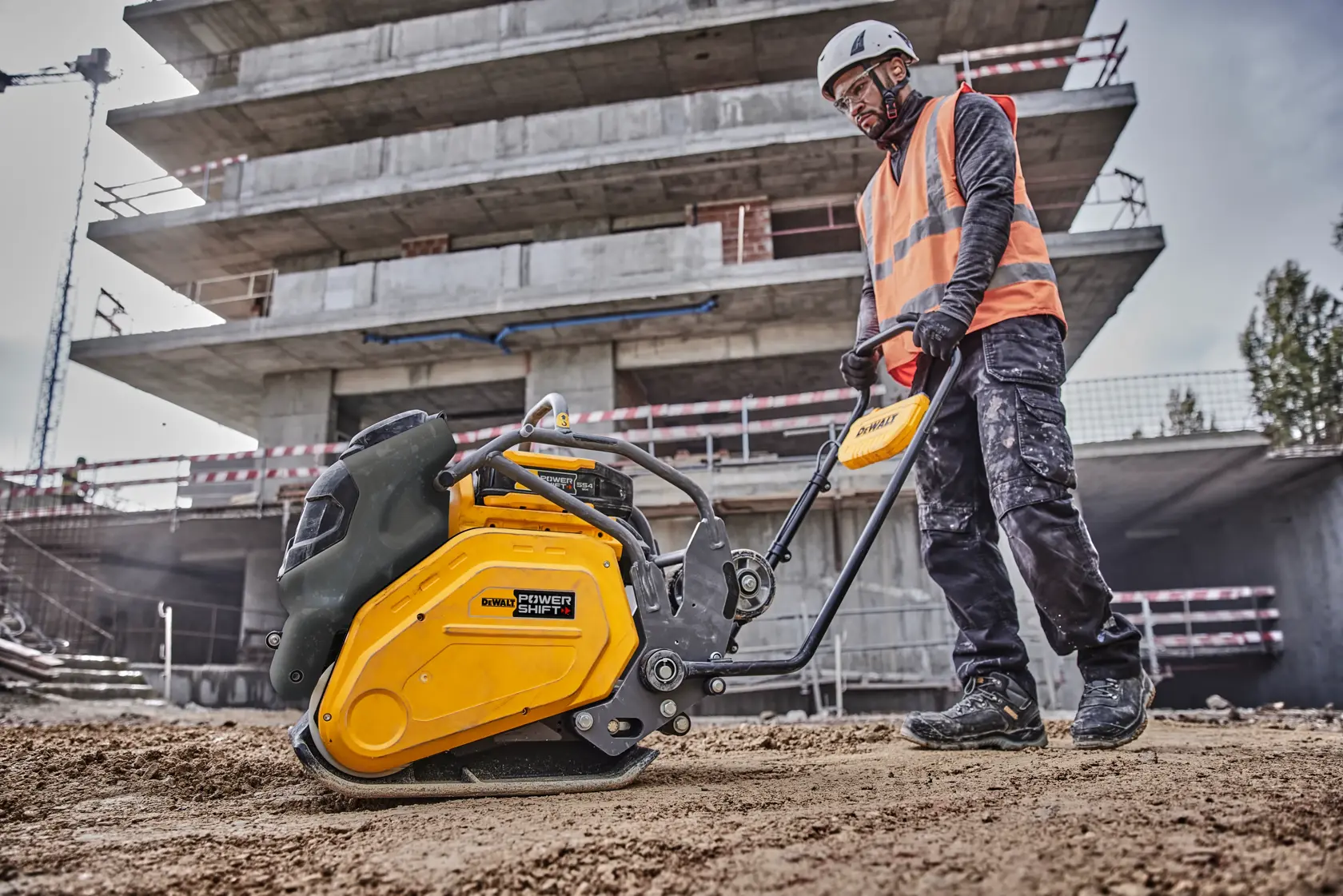 DEWALT POWERSHIFT Akku-Rüttelplatte, Vorwärtslaufend, 15 kN