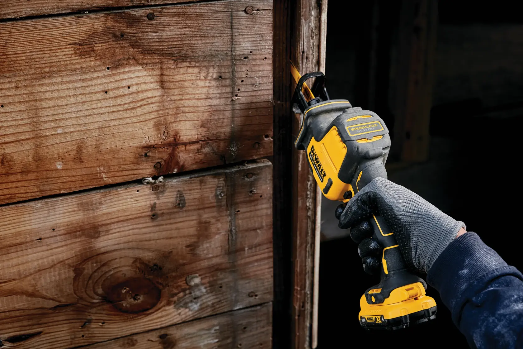 Scie sabre compacte brushless 12V XR® DEWALT® (machine nue)