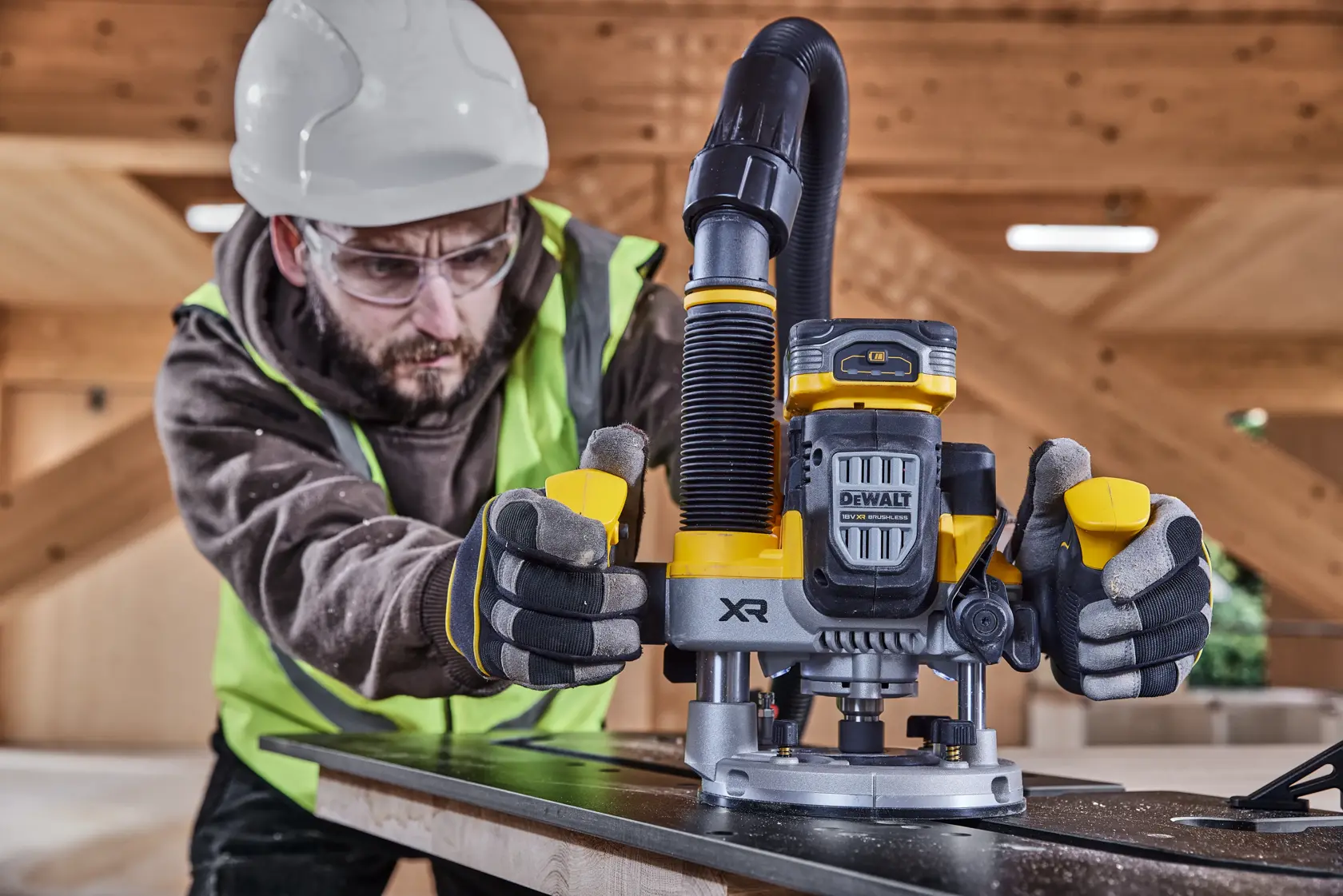 Défonceuse XR 18V 5 Ah Li-ion brushless 8-12 mm - POWERSTACK™