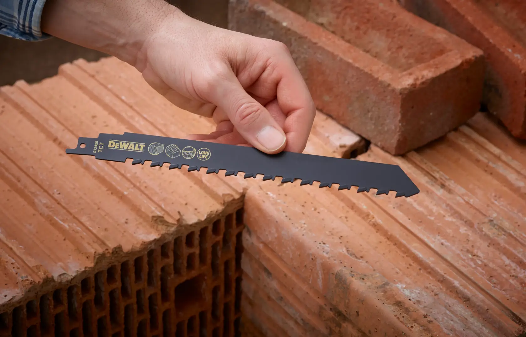Lame de scie sabre à denture au carbure de tungstène 240 mm