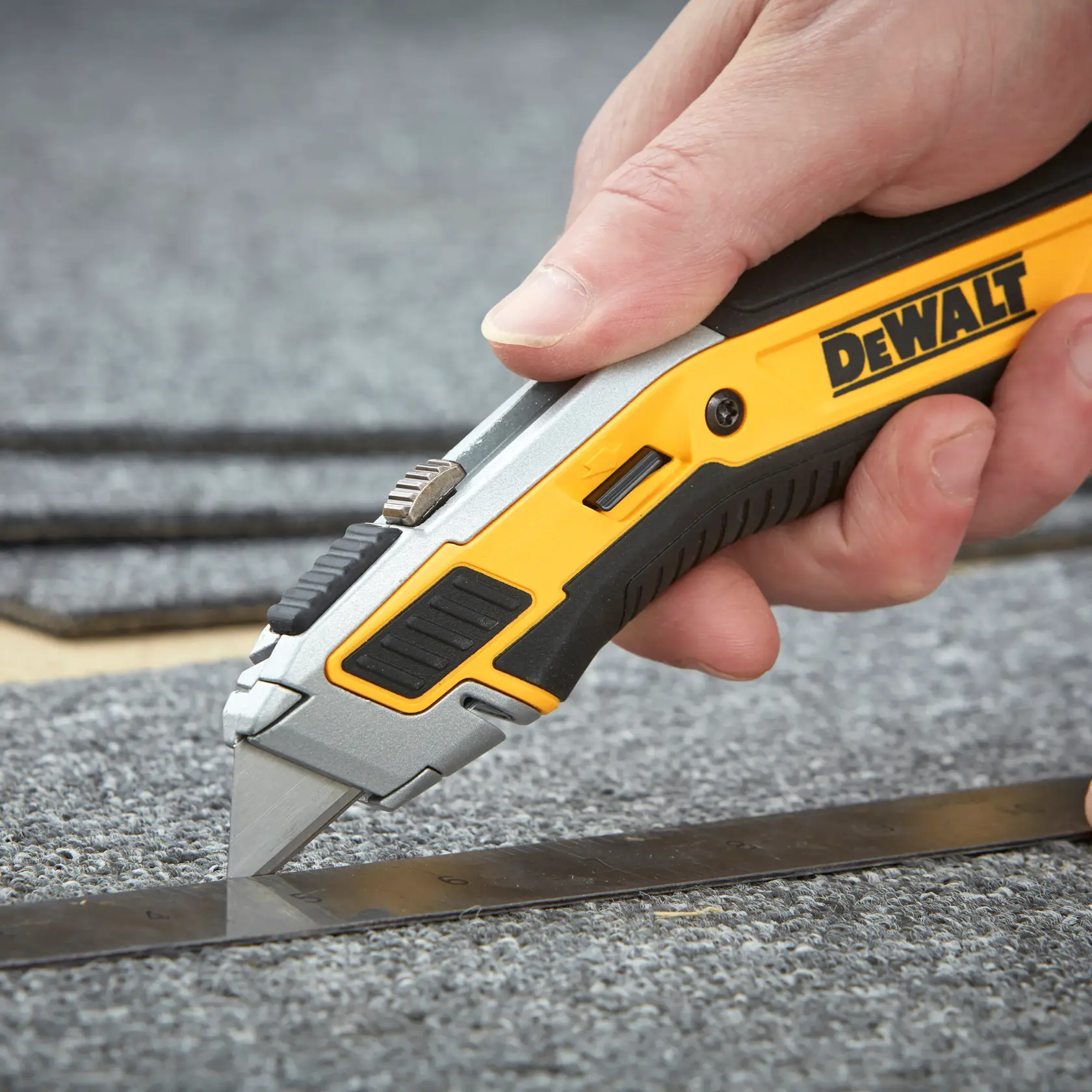 Cutter rétractable premium DEWALT®