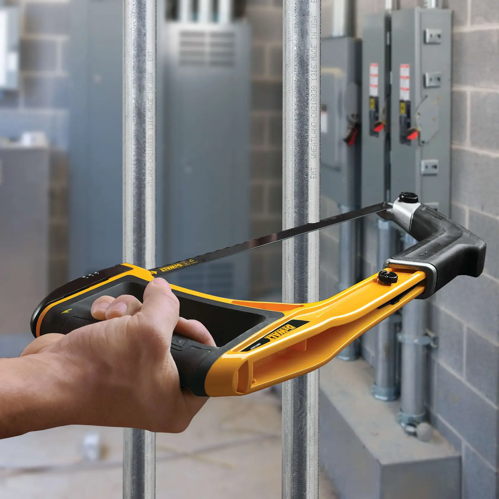 Scie à métaux 5-en-1 DEWALT®