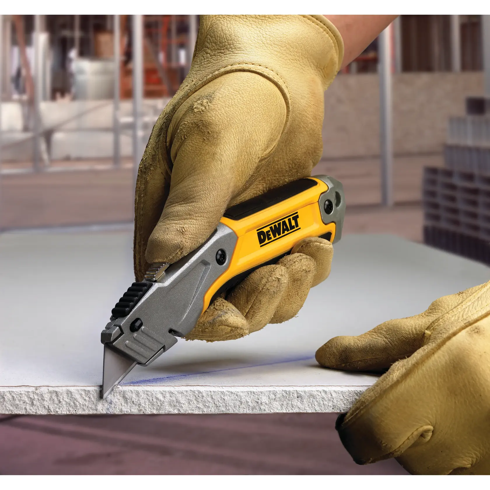 Cutter rétractable DEWALT®
